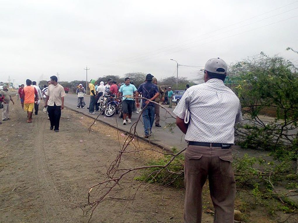 Tumbes: Pobladores bloquearon la Panamericana Norte por corte de agua