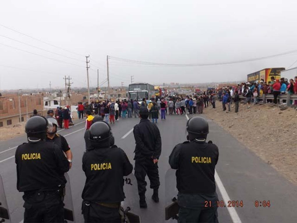 Huaura: pobladores bloquean cuatro puntos de la Panamericana Norte