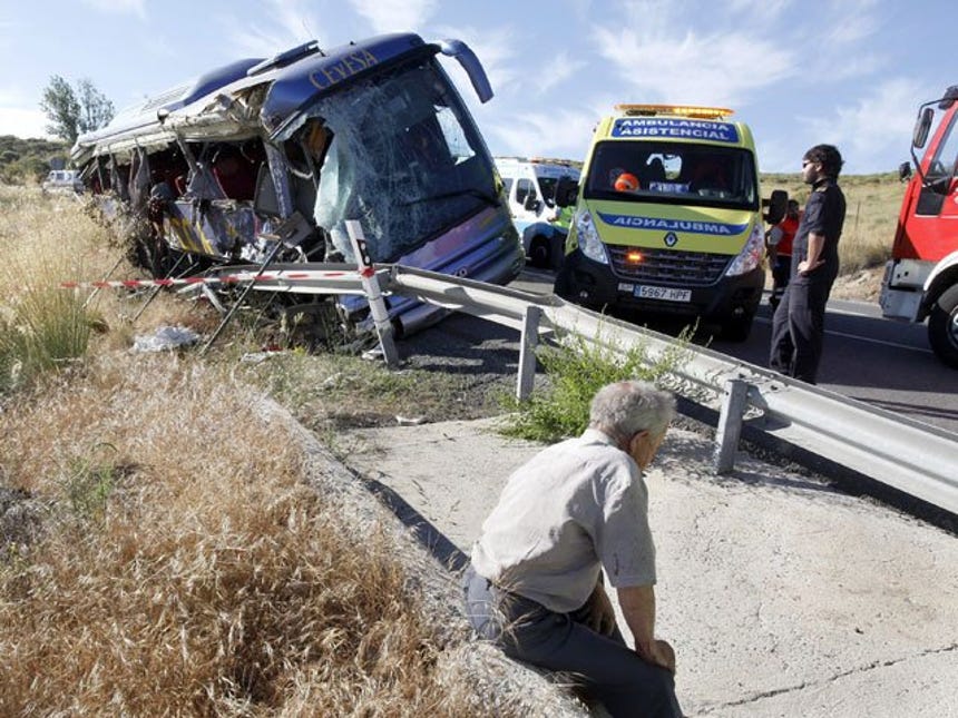 Ica: un muerto y 15 heridos deja vuelco de ómnibus en Panamericana Sur