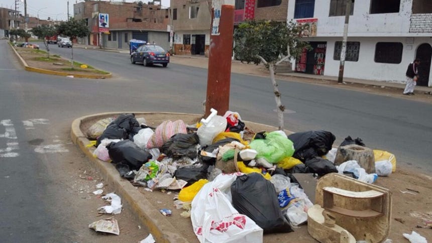 Persiste la acumulación de basura en calles de SMP