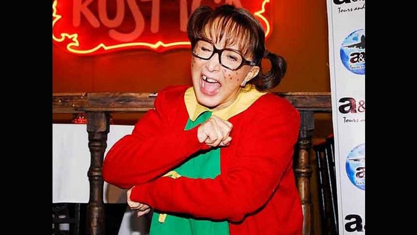 El esposo de María Antonieta de las Nieves, Gabriel Fernández apareció en varias ocasiones en los capítulos de la escuela, actuando como un compañero más de clase. Se sentaba en el campo atrás de la Chilindrina.