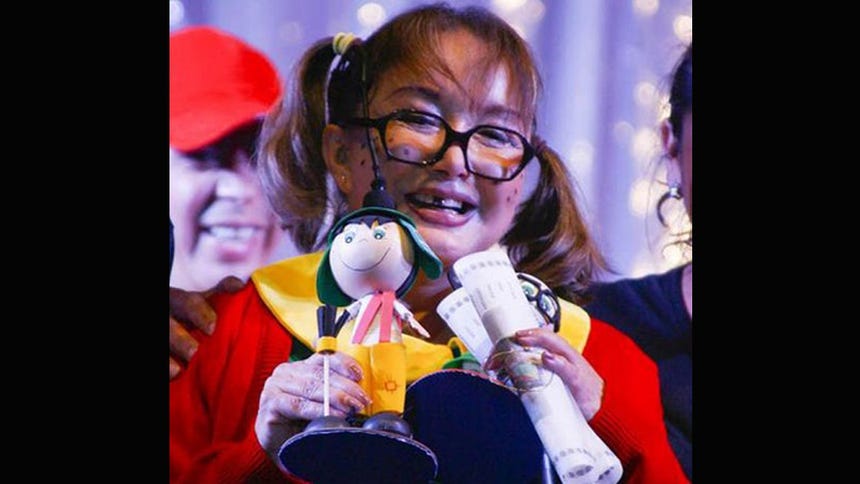 A la Chilindrina la llaman así porque sus pecas la asemejan a una hogaza (pieza) de pan mexicano, que está espolvoreado con azúcar y que aparenta tener ´pecas´.