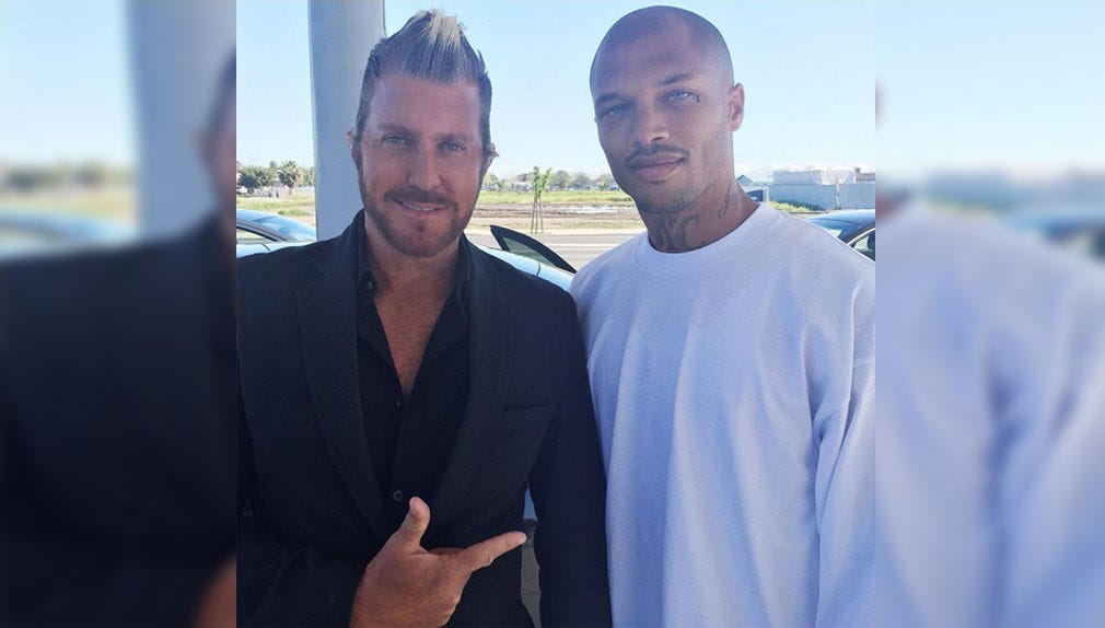 Luego de que se hiciera famoso en 2014 por su atractivo y trabajado cuerpo, recientemente salió en libertad Jeremy Meeks, el preso estadounidense que revolucionó las redes sociales. Ahora plena iniciar una carrera en el mundo del modelaje. 