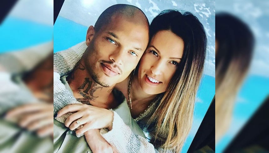 Luego de que se hiciera famoso en 2014 por su atractivo y trabajado cuerpo, recientemente salió en libertad Jeremy Meeks, el preso estadounidense que revolucionó las redes sociales. Ahora plena iniciar una carrera en el mundo del modelaje. 