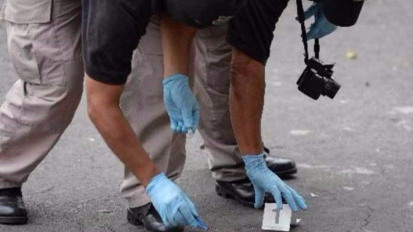 La policía inició las investigaciones de este asesinato en El Salvador.