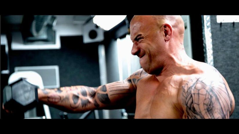 El actor de Rápidos y Furiosos en leno entrenamiento.