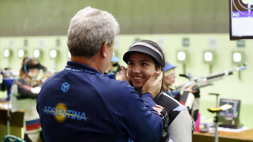 Tras ganar la medalla de playa en los Juegos Panamericanos de Toronto y clasificar a Río 2016; entrenó duro superando hasta tres veces su récord personal (416.9 puntos).