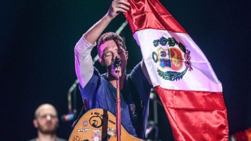 La banda liderada por Chris Martin tuvo su primer vínculo con la música de Gastelumendi, cuando ella fue la encargada de ser telonera de su show en Lima.