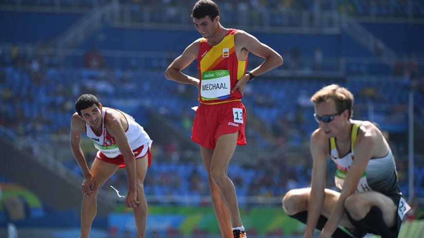 David Torrence representó a Estados Unidos en los Juegos Panamericanos Toronto 2015. En 2016, el atleta de madre huancaína pidió la nacionalidad peruana.