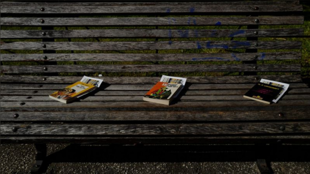 Con esta entrega gratuita, el proyecto fomenta por una parte el interés por la lectura y a su vez permite que se reciclen libros que ya no tienen espacio en las bibliotecas municipales de la ciudad.