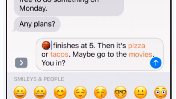 También permite reemplazar texto con emojis.