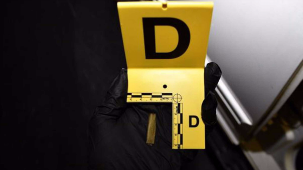 La policía también presentó como evidencia un papel para hacer cigarrillos de marihuana. Afirmaron que fue encontrado en el vehículo de Scott. 