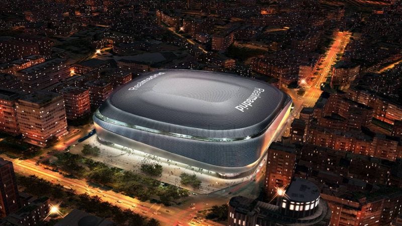 El Santiago Bernabéu, que cuenta con 81.000 espectadores, debería mantener la misma capacidad, y tendrá un techo retráctil.
