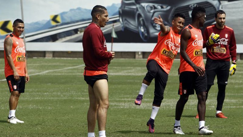 Paolo Guerrero lleva 3 goles con camiseta Bicolor en las Eliminatorias.