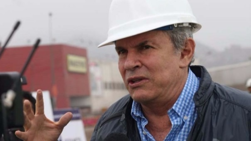 Castañeda gobernó Lima entre el 2003 y 2010, cuando dejó la Municipalidad para postular sin éxito a la Presidencia. Volvió al sillón municipal tras ganar las elecciones del 2014.