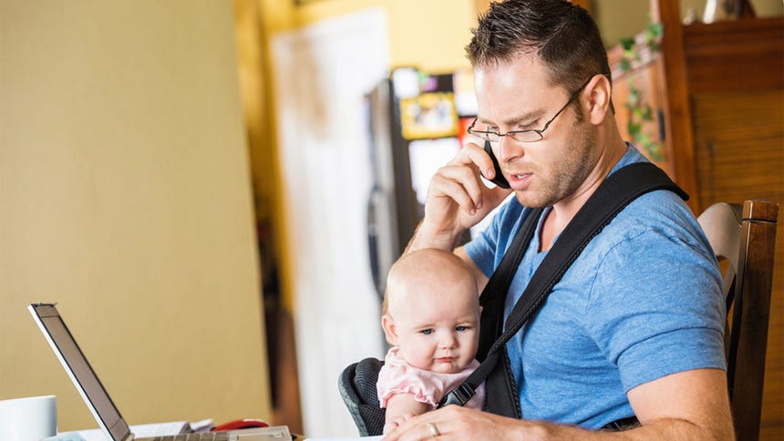 1.- Horario flexible. Esto es especialmente beneficioso para aquellos padres con niños pequeños. Y es que poder compaginar la vida profesional y personal es uno de los mayores puntos a tener en cuenta en un empleo.