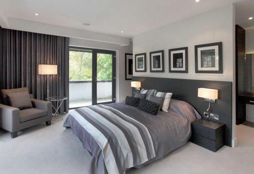 Paul Pogba compró una mansión en Inglaterra después de vivir casi seis meses en un hotel de lujo.