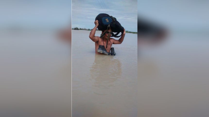 Caminos se encuentran inundados.