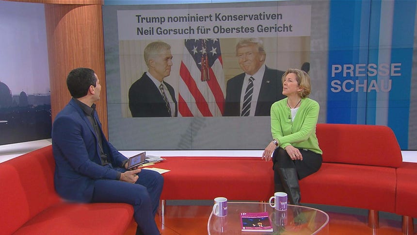 Tempel solía ser invitada a diversos programas de televisión como analista en temas políticos e internacionales.