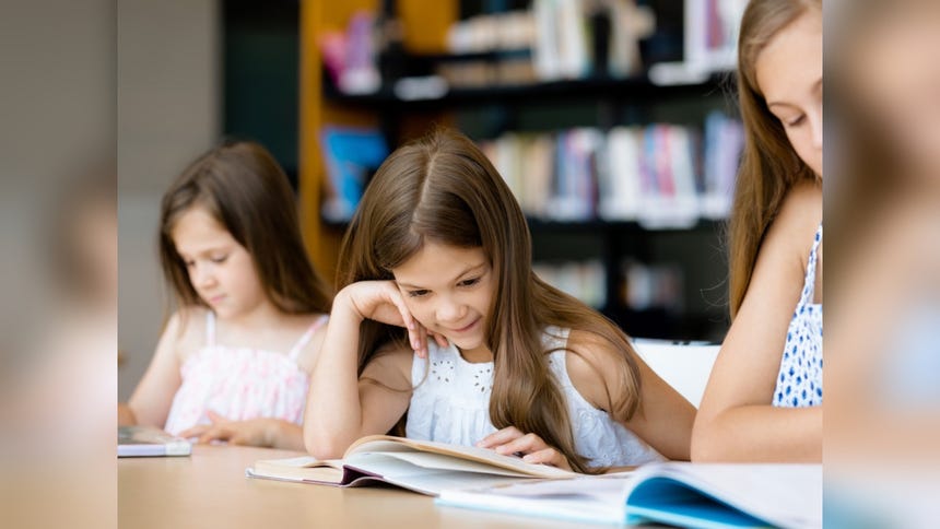 Teniendo todo organizado y habiendo hablado en varias ocasiones sobre la importancia del ir al colegio, este día llegará y estarán preparados. 