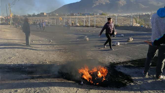 Arequipa paralizada por protestas contra el alza del precio de los ...