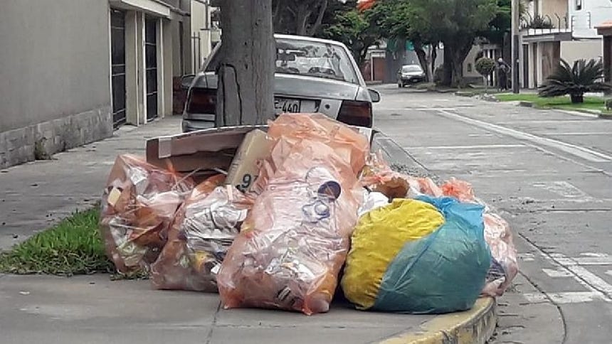 Surco | Vecinos denuncian acumulación de basura en varios puntos del ...