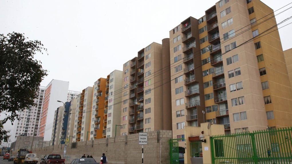 El impuesto predial es aquel que grava el valor de los predios urbanos o rústicos. Los propietarios están obligados a pagarlo cada año. 