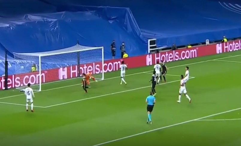 Benzema anota el empate del Real Madrid ante Sheriff.