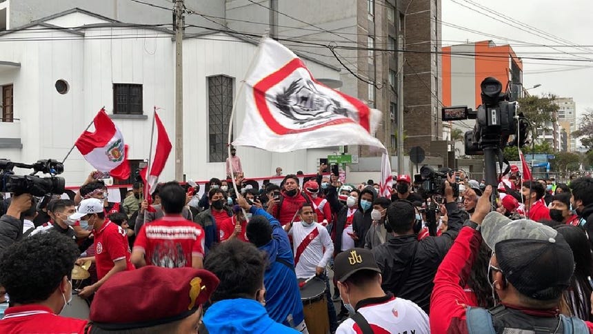 La 'Blanquirroja' acompaña en todo momento a la Selección Peruana.
