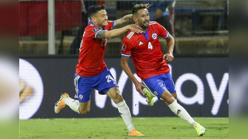 VER GOL Chile vs Paraguay:  Mauricio Isla marcó el 2-0 del partido por las Eliminatorias Qatar 2022