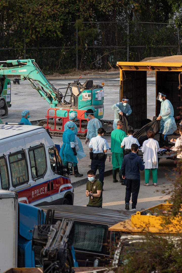 Confinan una ciudad de nueve millones de habitantes en China por un brote de la COVID-19