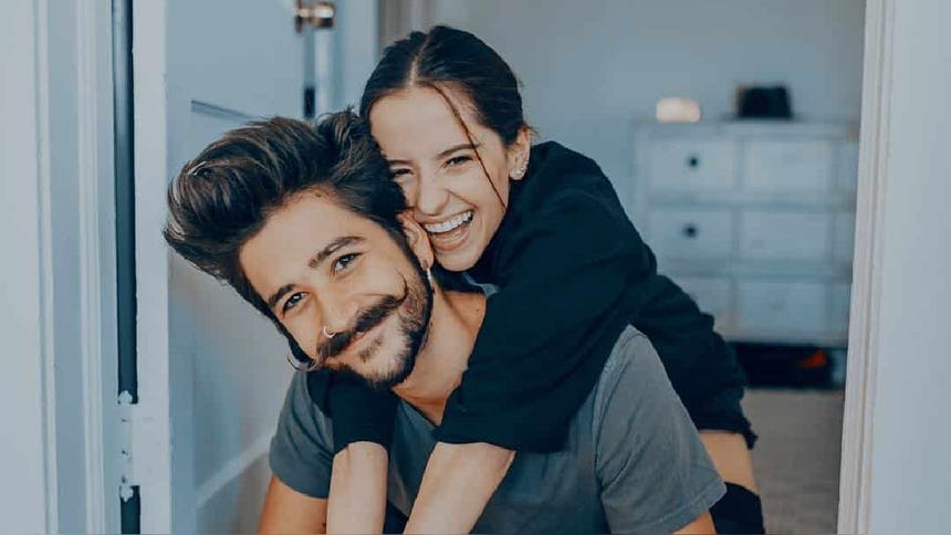 Evaluna Montaner y Camilo se convirtieron en padres de una niña