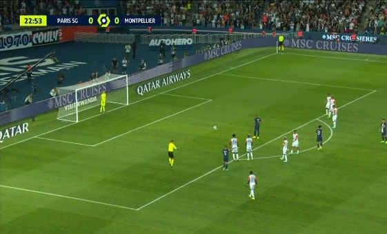 Mbappé no pudo ante el arquero de Montpellier.