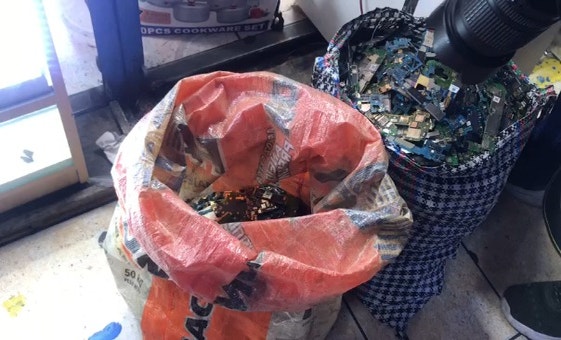 Operativo en centro comercial Unicachi