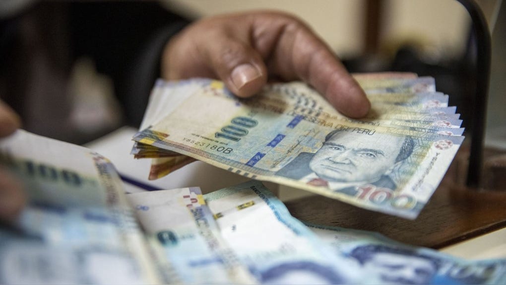 Los recientes resultados de un sondeo muestran que aún una parte de los peruanos tiene desconfianza de las entidades financieras.