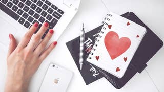 San Valentín 2026: ¿Está prohibido enamorarse en el trabajo? Esto dice la ley [INFORME]