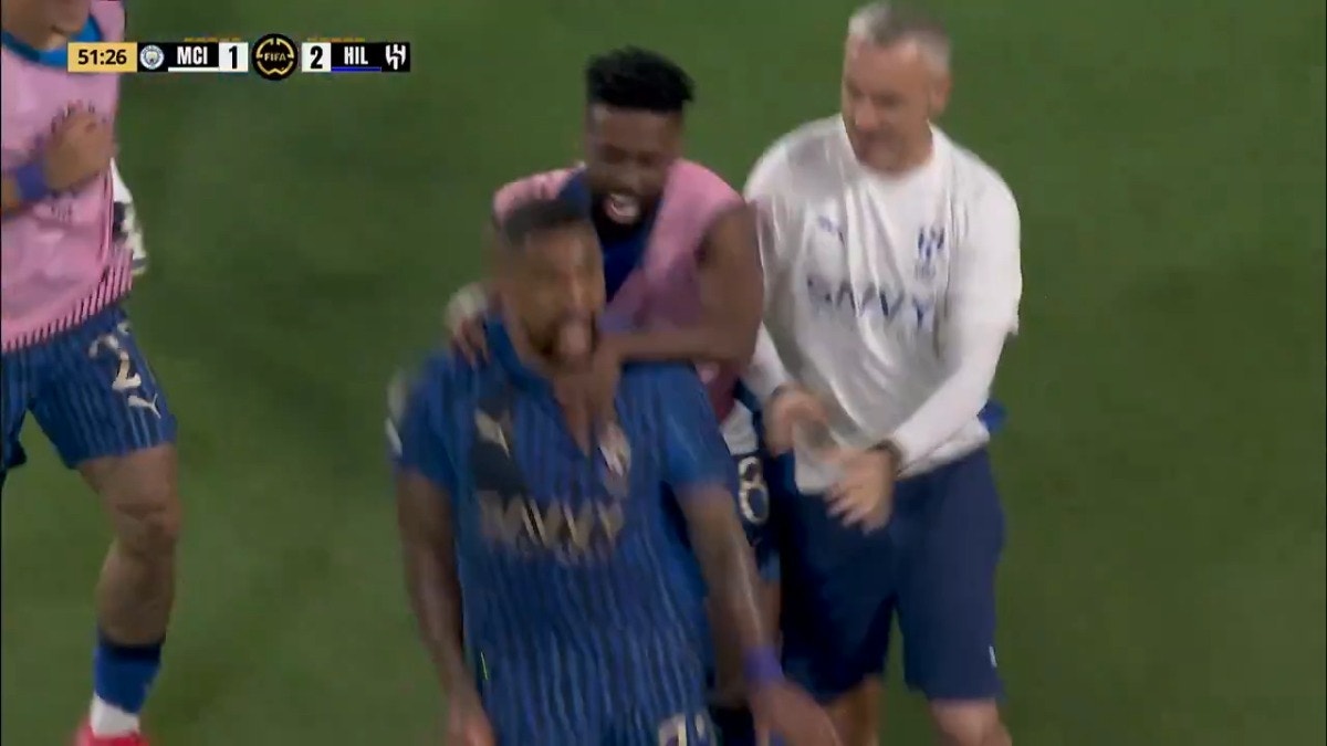Malcom pone el 2-1 para Al Hilal.
