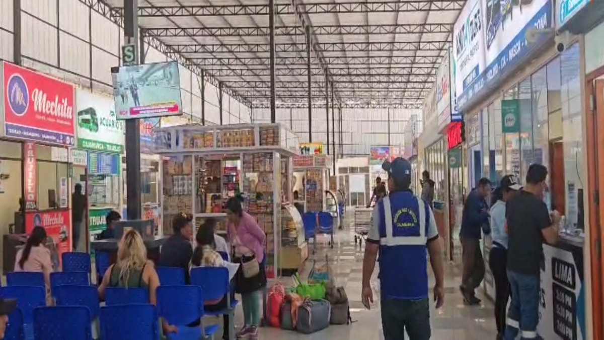 Ronderos bloquean carreteras de la región Cajamarca