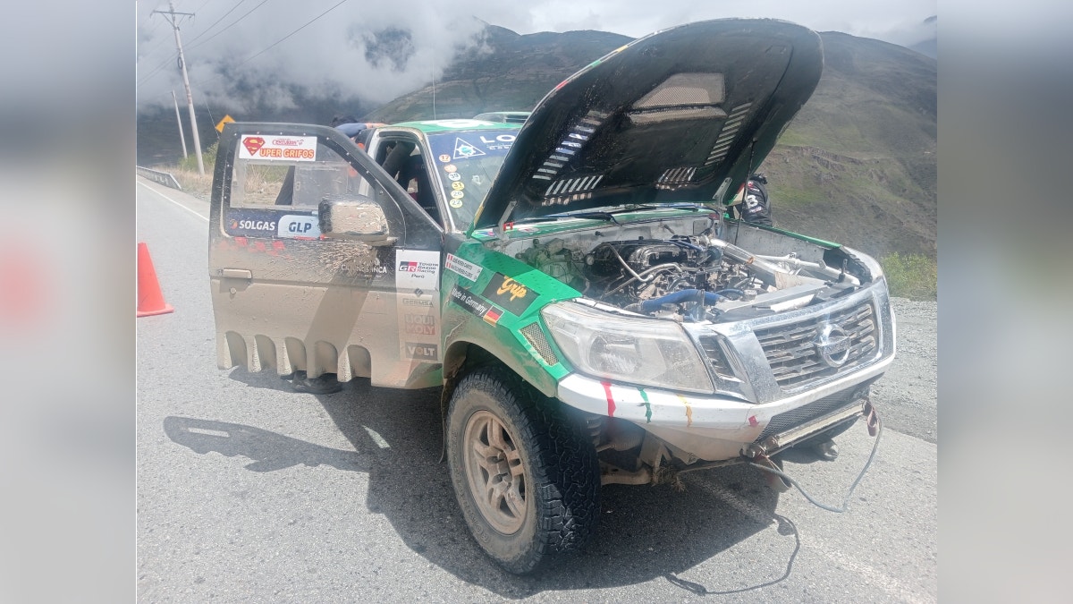 La camioneta que conduce Mandela Rivera en Caminos del Inca 2025.