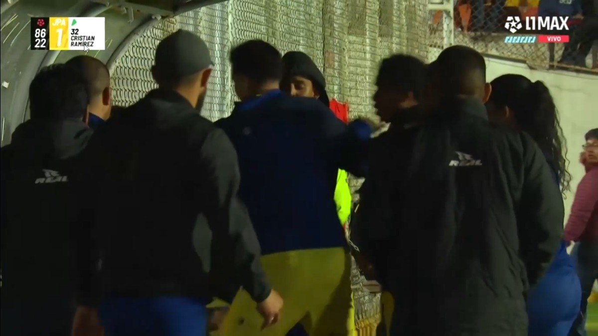 Así fue la bronca de Santiago Acasiete con Christian Tizón.