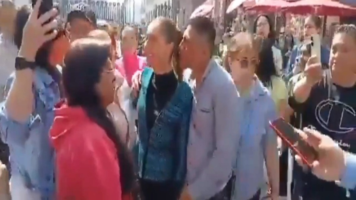 Un hombre acosó y tocó sin su consentimiento a la presidenta de México, Claudia Sheinbaum. 