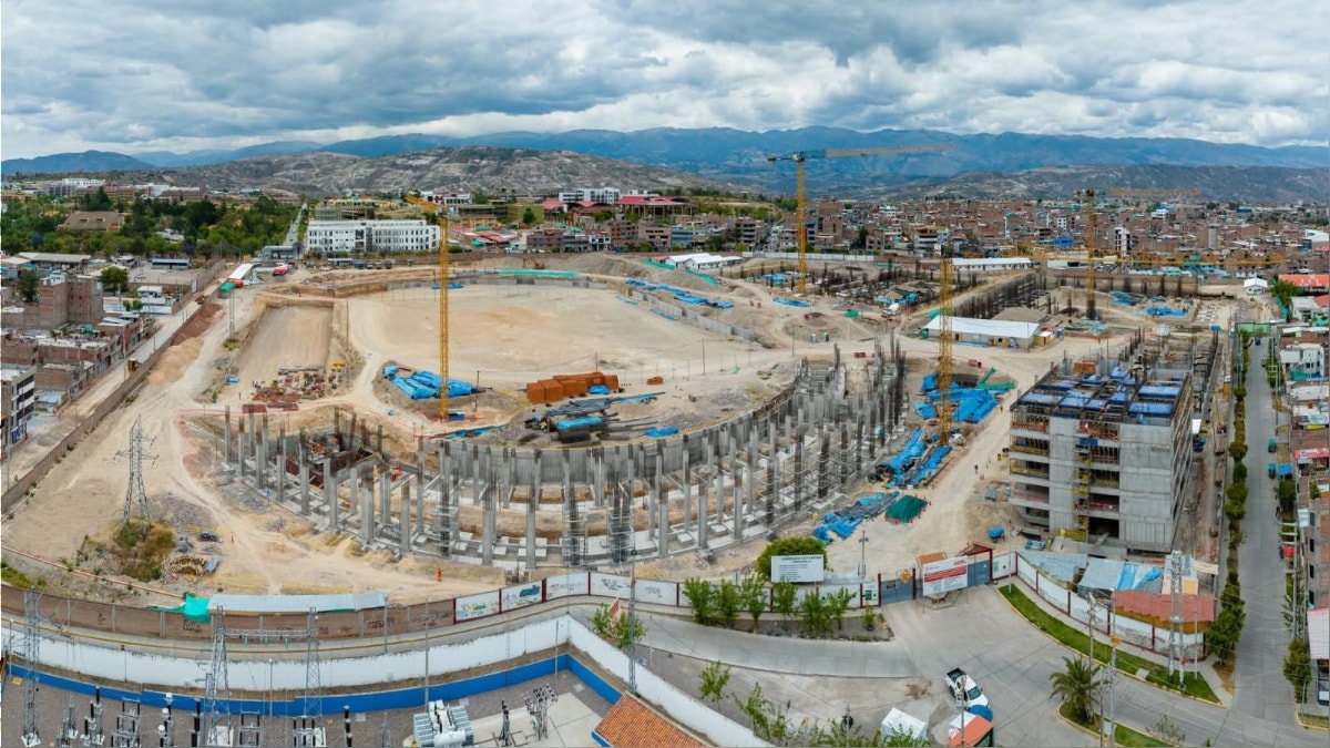 Complejo deportivo Vencedores de Ayacucho o conocido como estadio Cuna de la Libertad
