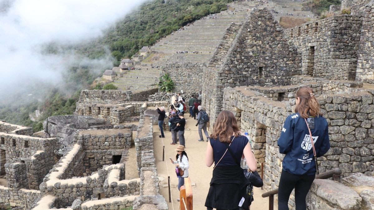 Turistas comienzan a llegar a Machupicchu, aprovechando la apertura de reservas y el acceso programado a la Llaqta Inka.