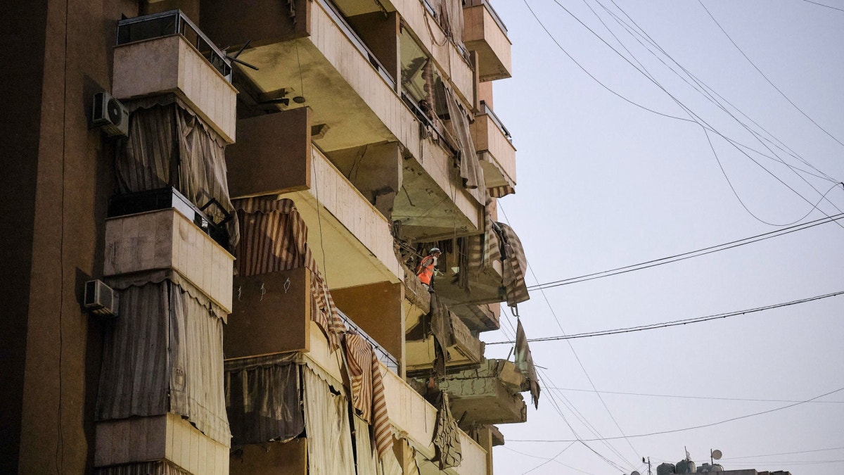 Tras el ataque, el primer ministro del Líbano, Nawaf Salam, afirmó que proteger al pueblo libanés y evitar que el país caiga en "vías peligrosas" es la prioridad del Gobierno.