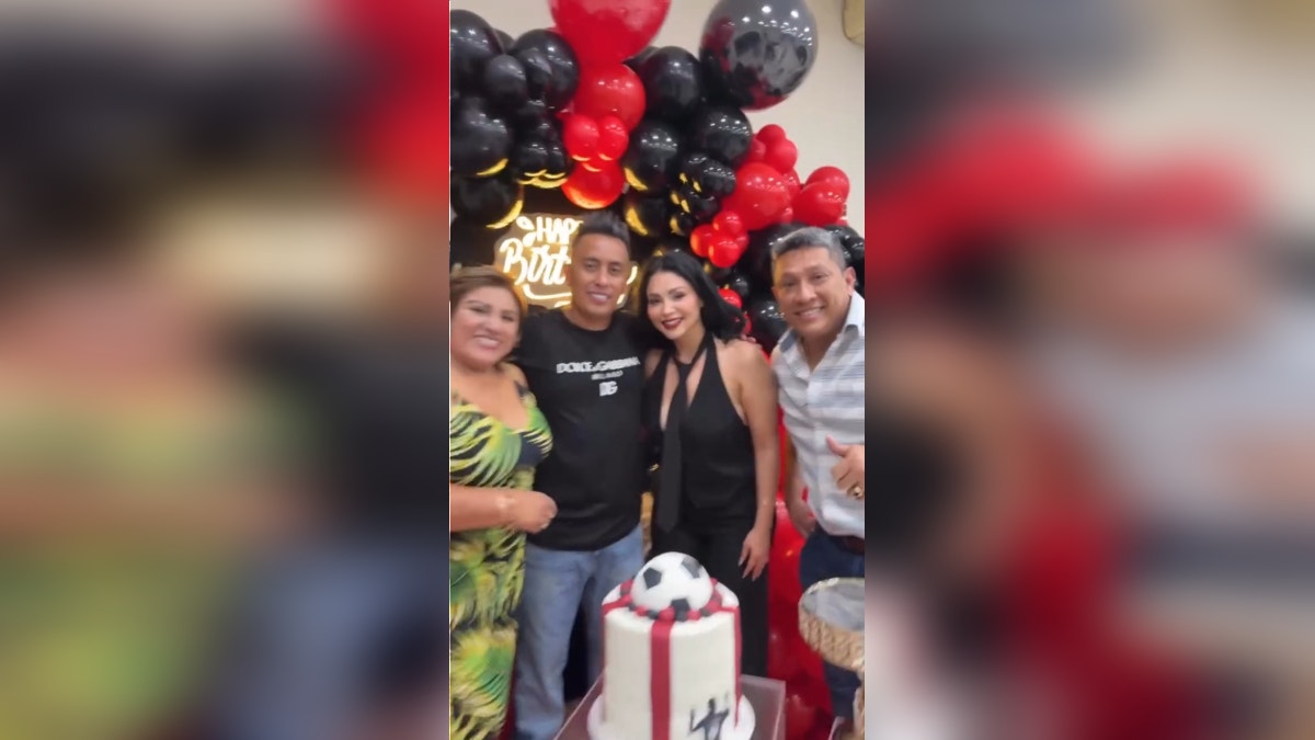 Pamela Franco sorprendió a Christian Cueva por su cumpleaños con torta y música en vivo