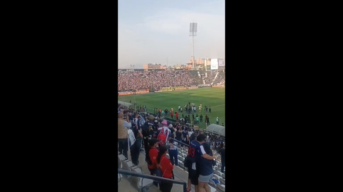 La ovación de los hinchas de Alianza Lima para Hernán Barcos