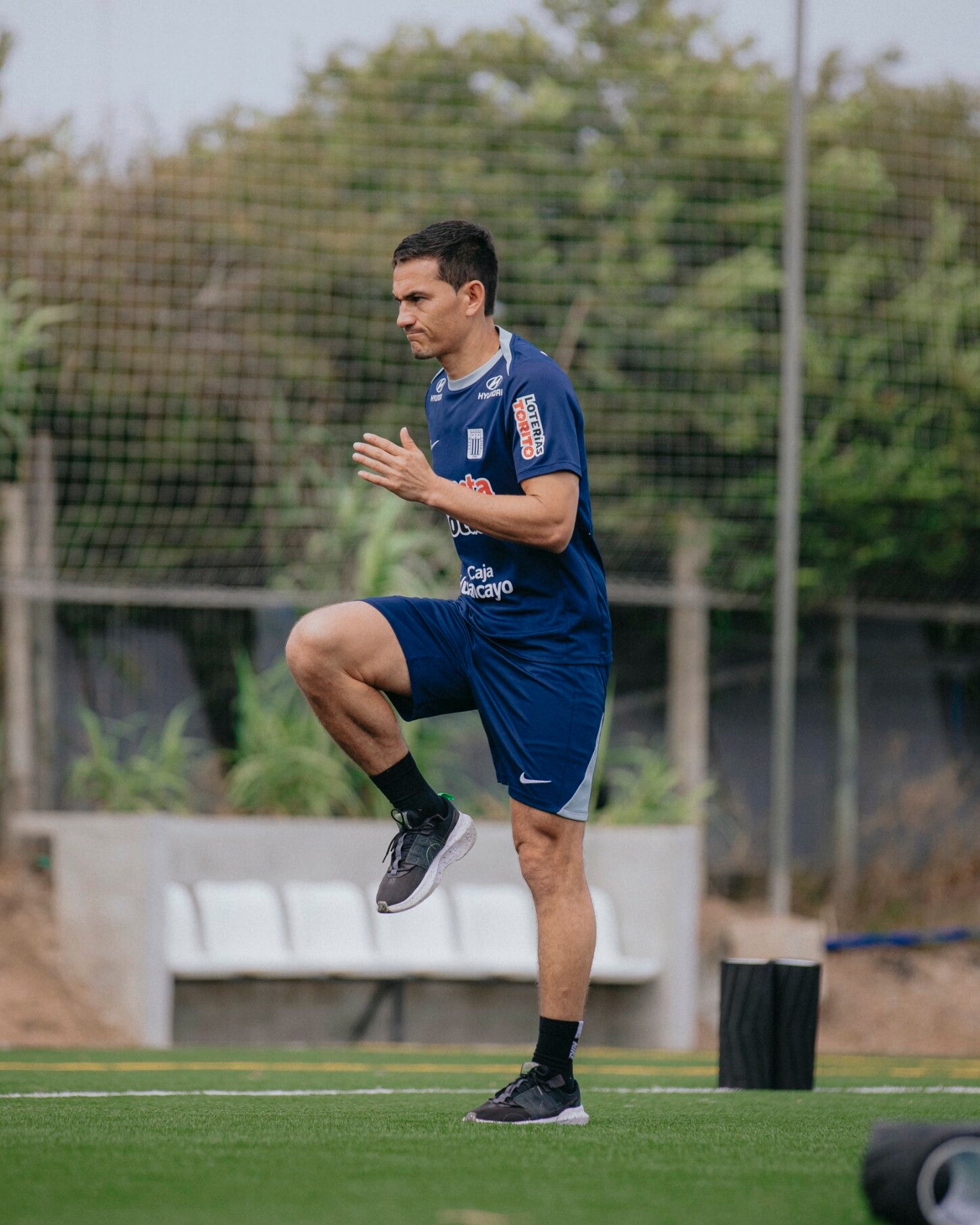 Jairo Vélez llegó a Alianza Lima para la temporada 2026 Jairo Vélez llegó a Alianza Lima para la temporada 2026