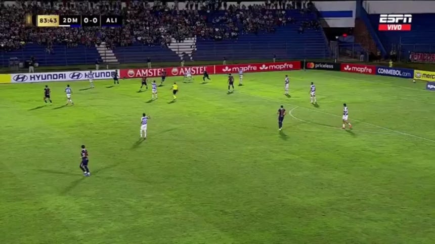 Acosta marcó el 1-0 para 2 de Mayo ante Alianza Lima