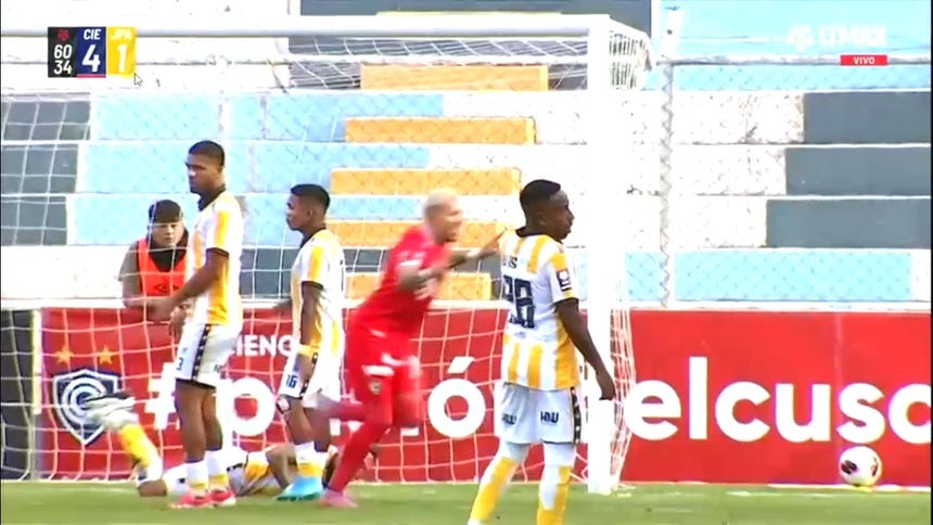 Carlos Garcés anotó el 4-1 para Cienciano.