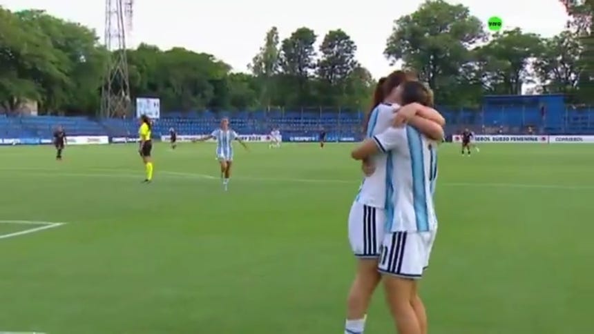 Annika Paz marcó el 2-0 para Argentina